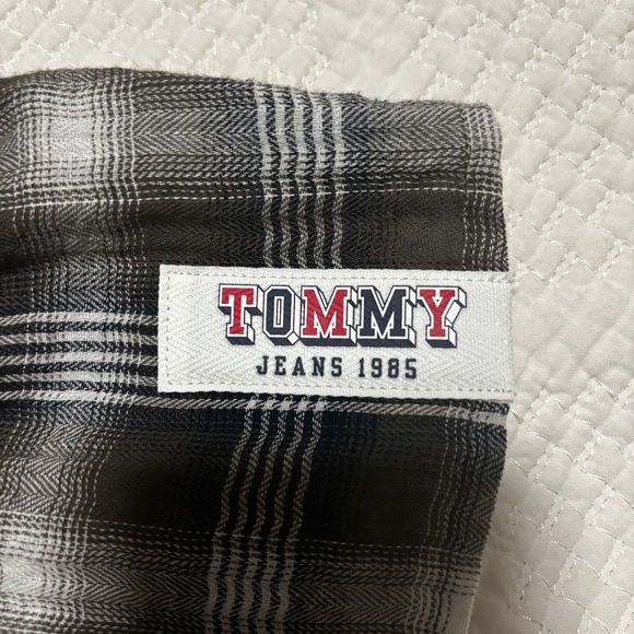 NEW Tommy Jeans | Smocked Peplum Long Sleeve Women Top Med Plaid Olive - Picture 10 of 13